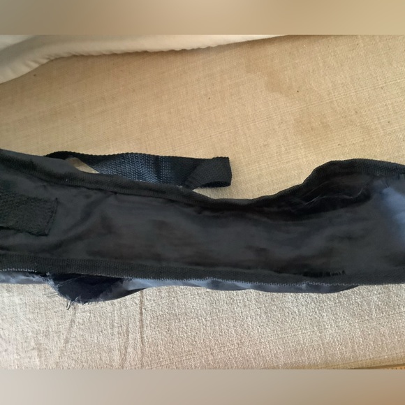 Child’s first Acoustic guitar. Beautiful wood. - Picture 7 of 7